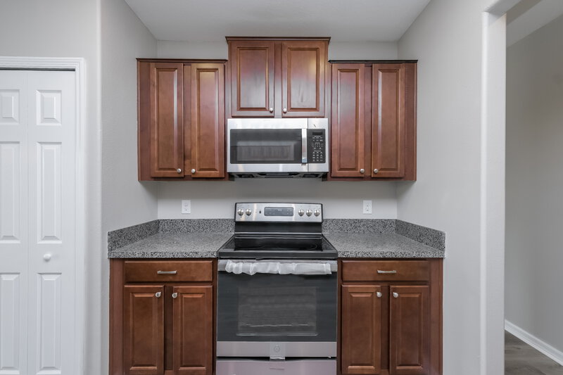 3,830/Mo, 7405 Clary Sage Ave Tampa, FL 33619 Kitchen View 2