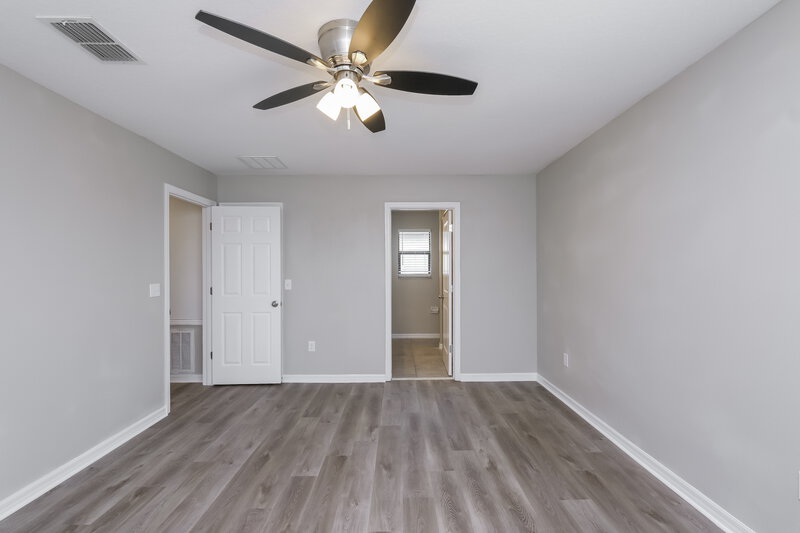 3,830/Mo, 7405 Clary Sage Ave Tampa, FL 33619 Main Bedroom View 2