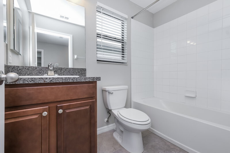 3,830/Mo, 7405 Clary Sage Ave Tampa, FL 33619 Bathroom View
