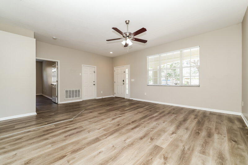 2,295/Mo, 6707 Cambridge Park Dr Apollo Beach, FL 33572 Living Room View
