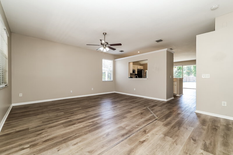 2,295/Mo, 6707 Cambridge Park Dr Apollo Beach, FL 33572 Living Room View 2