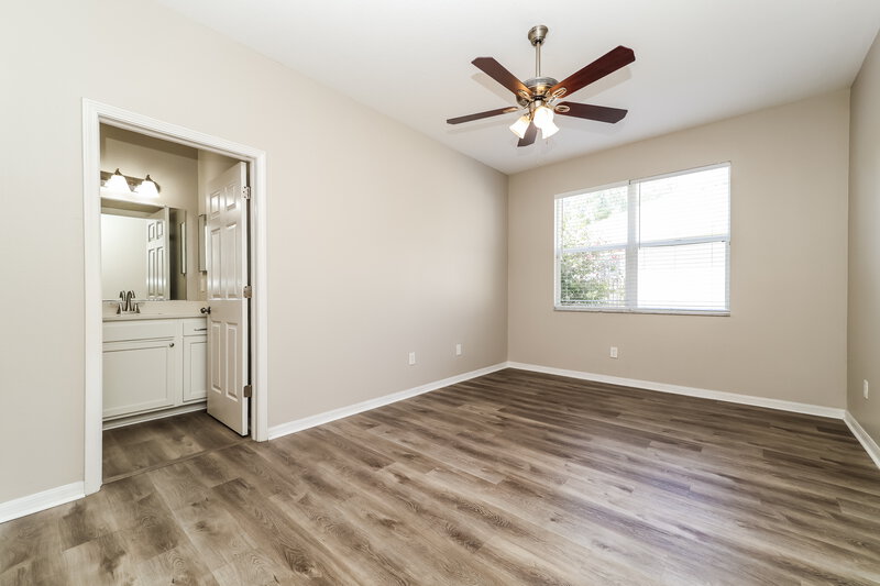 2,295/Mo, 6707 Cambridge Park Dr Apollo Beach, FL 33572 Main Bedroom View