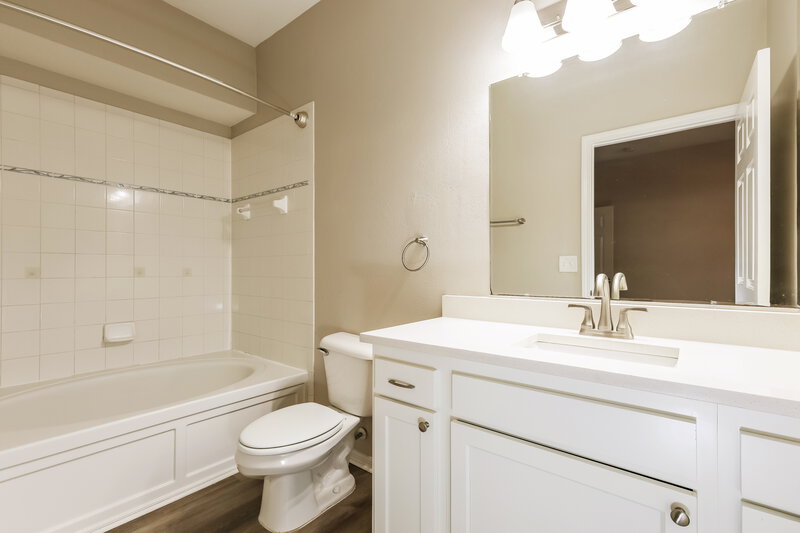 2,320/Mo, 6707 Cambridge Park Dr Apollo Beach, FL 33572 Bathroom View