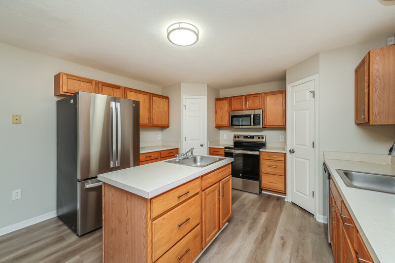 0/Mo, 13513 Mango Bay Dr Riverview, FL 33579 Kitchen View 2