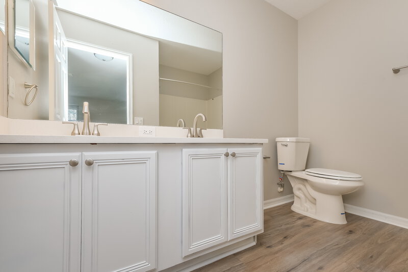 3,870/Mo, 11821 Mango Cross Ct Seffner, FL 33584 Bathroom View
