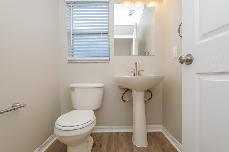 3,870/Mo, 11821 Mango Cross Ct Seffner, FL 33584 Bathroom View 2