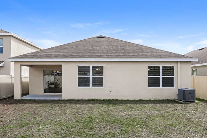 0/Mo, 12009 Gillingham Harbor Ln Gibsonton, FL 33534 Rear View