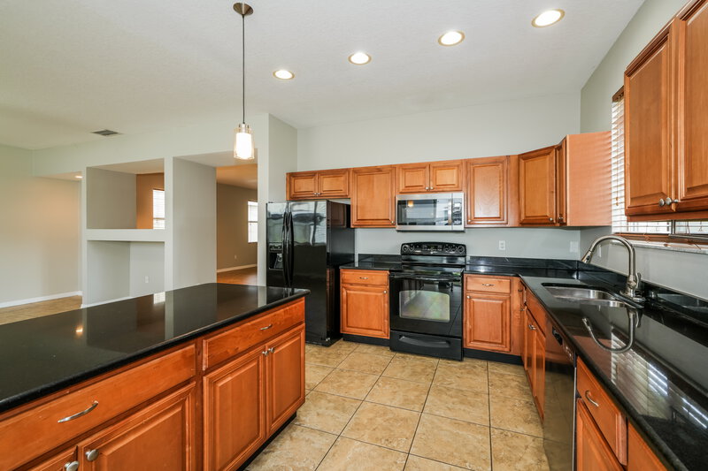 2,195/Mo, 9322 Zincoe Ln Land O' Lakes, FL 34638 Kitchen View