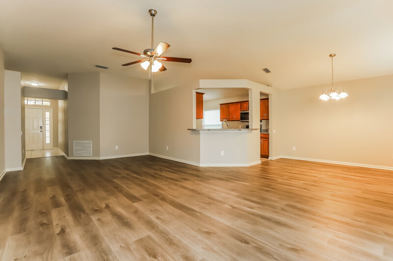 2,230/Mo, 10501 Egret Haven Ln Riverview, FL 33578 Living Room View