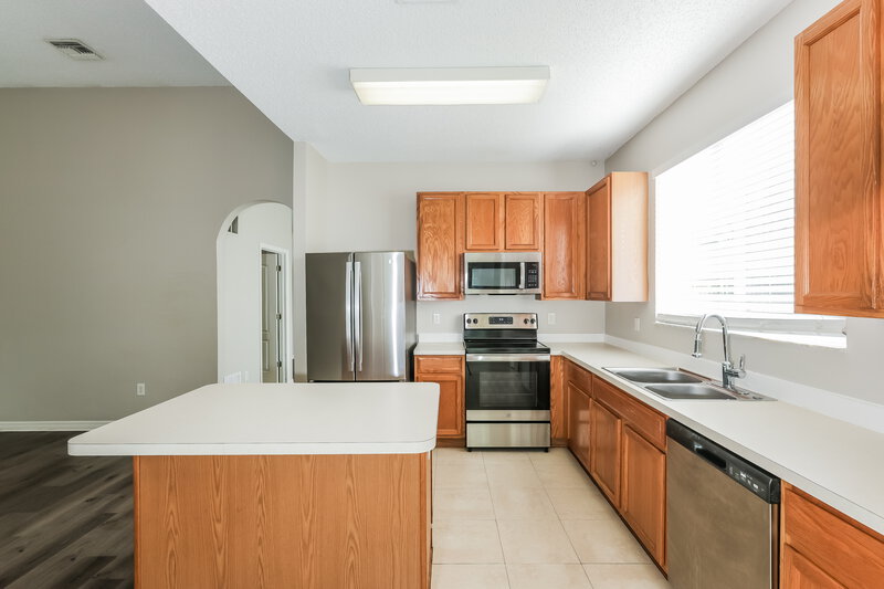 2,175/Mo, 22842 Marsh Wren Dr Land O' Lakes, FL 34639 Kitchen View 2