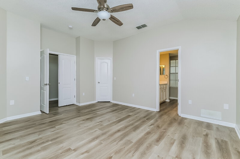 4,120/Mo, 807 Greenbelt Cir Brandon, FL 33510 Main Bedroom View 2
