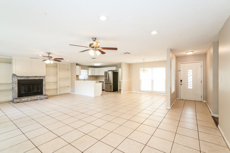 2,430/Mo, 15709 Squirrel Tree Pl Tampa, FL 33624 Living Room View
