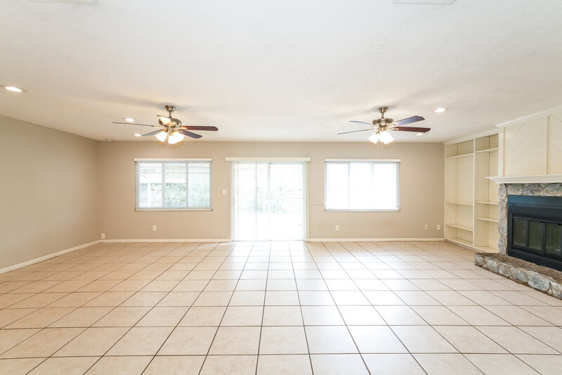 2,430/Mo, 15709 Squirrel Tree Pl Tampa, FL 33624 Living Room View 2