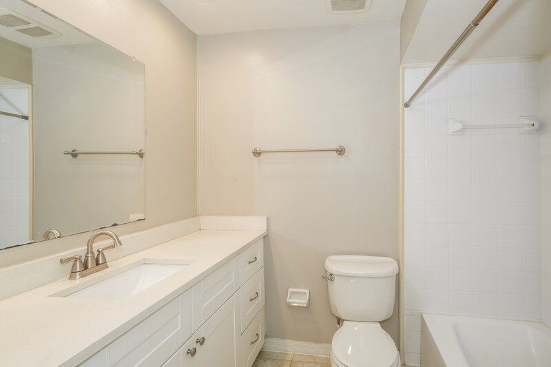 2,430/Mo, 15709 Squirrel Tree Pl Tampa, FL 33624 Bathroom View