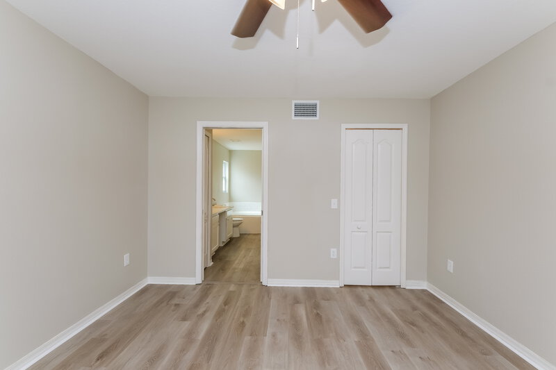 2,505/Mo, 29433 Birds Eye Dr Wesley Chapel, FL 33543 Main Bedroom View