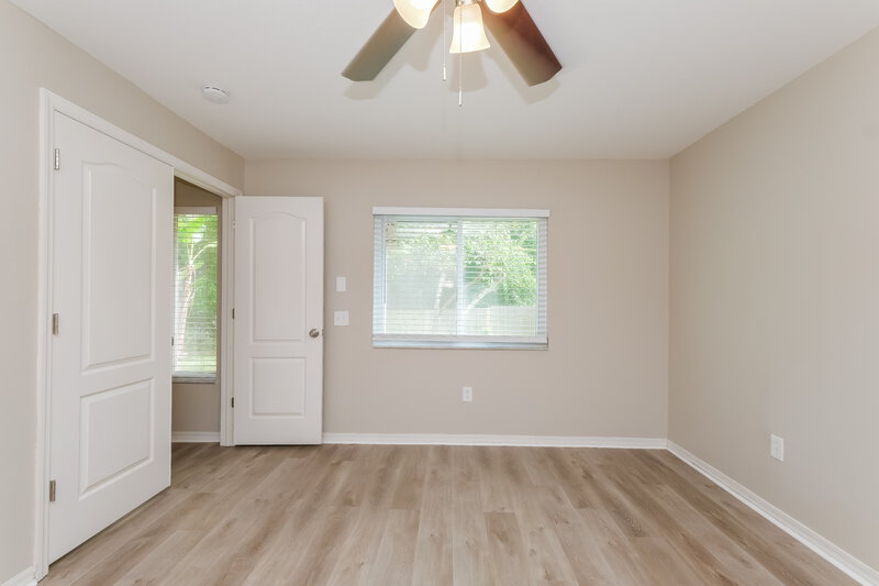 2,505/Mo, 29433 Birds Eye Dr Wesley Chapel, FL 33543 Main Bedroom View 2