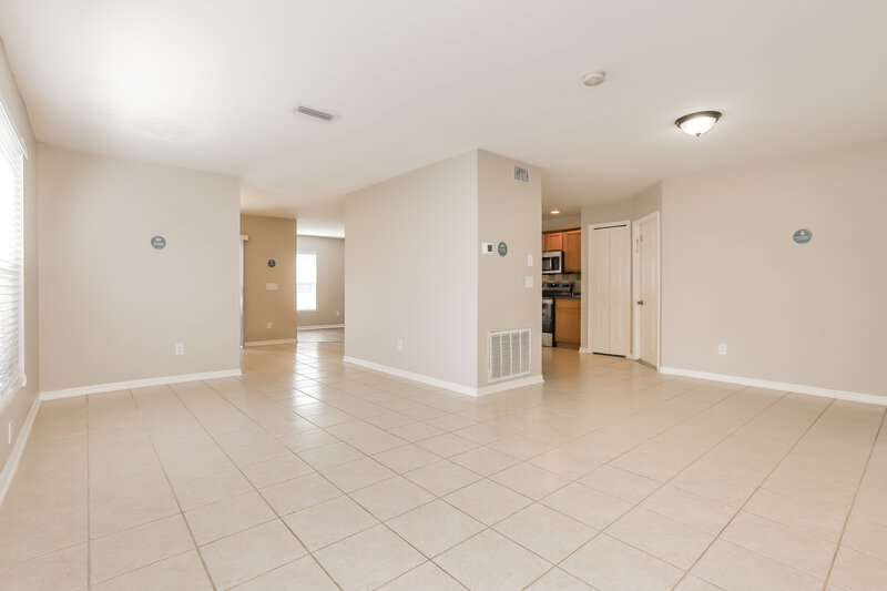 3,345/Mo, 17126 Falconridge Rd Lithia, FL 33547 Living Room View 2