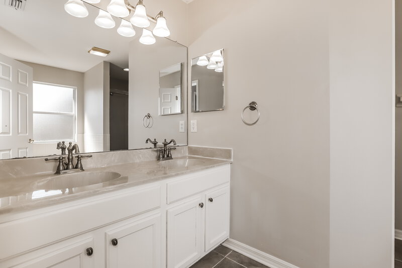3,345/Mo, 17126 Falconridge Rd Lithia, FL 33547 Bathroom View
