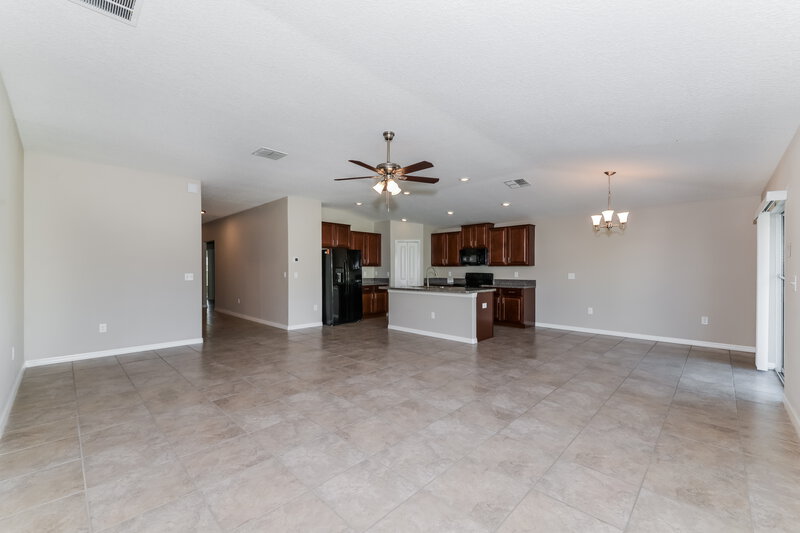 2,315/Mo, 6706 Trent Creek Dr Sun City Center, FL 33573 Living Room View 3