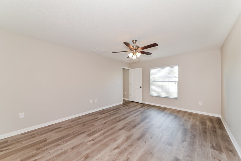 2,315/Mo, 6706 Trent Creek Dr Sun City Center, FL 33573 Main Bedroom View 2