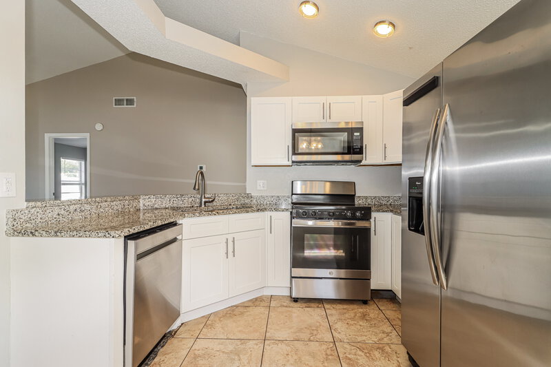 2,350/Mo, 12722 Trowbridge Ln Tampa, FL 33624 Kitchen View 2