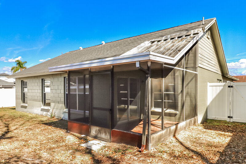2,350/Mo, 12722 Trowbridge Ln Tampa, FL 33624 Rear View