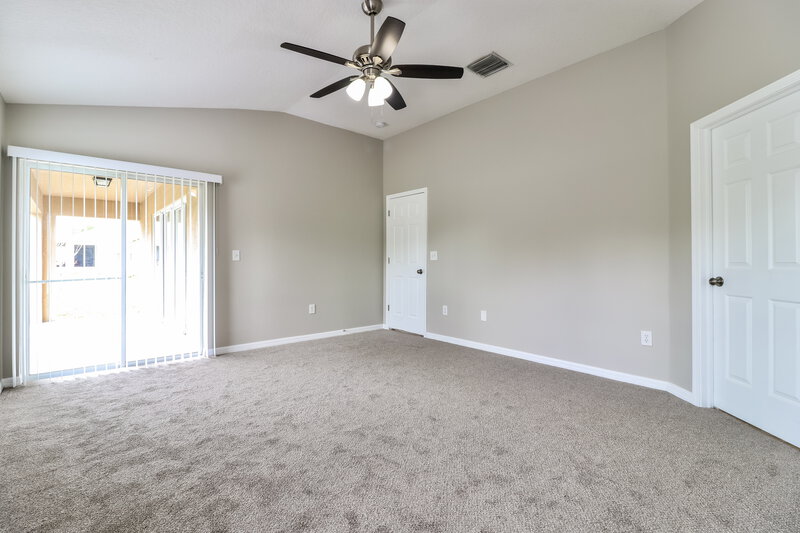 3,520/Mo, 4307 Reynolds Oaks Pl Plant City, FL 33563 Main Bedroom View 2