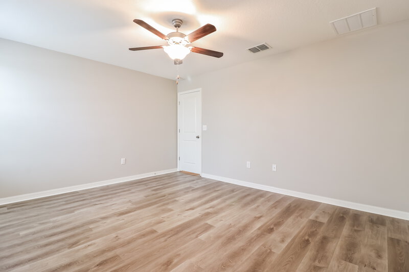 2,565/Mo, 14208 Covert Green Pl Riverview, FL 33579 Main Bedroom View 2