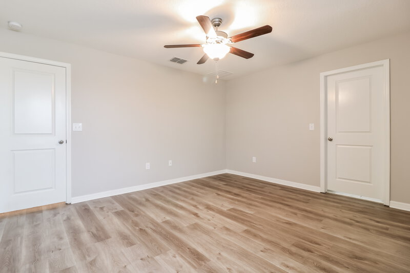 2,565/Mo, 14208 Covert Green Pl Riverview, FL 33579 Main Bedroom View 3