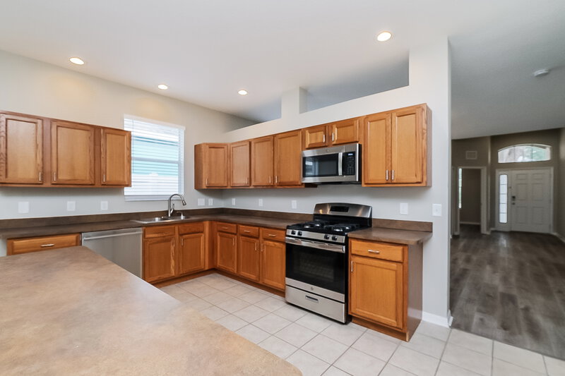 2,595/Mo, 13036 Terrace Springs Dr Temple Terrace, FL 33637 Kitchen View