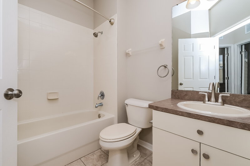 2,595/Mo, 13036 Terrace Springs Dr Temple Terrace, FL 33637 Bathroom View
