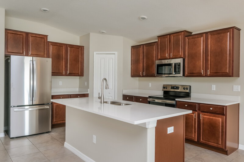 2,435/Mo, 11220 Leland Groves Dr Riverview, FL 33579 Kitchen View