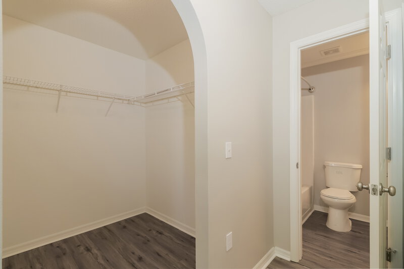 2,535/Mo, 30200 Double Dr Wesley Chapel, FL 33545 Main Bedroom View 2