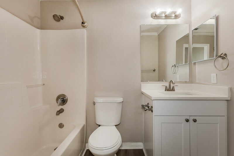 2,335/Mo, 30200 Double Dr Wesley Chapel, FL 33545 Main Bathroom View