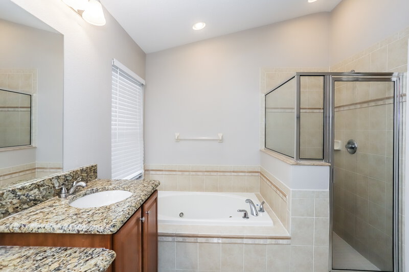 2,535/Mo, 11560 Weston Course Loop Riverview, FL 33579 Main Bathroom View