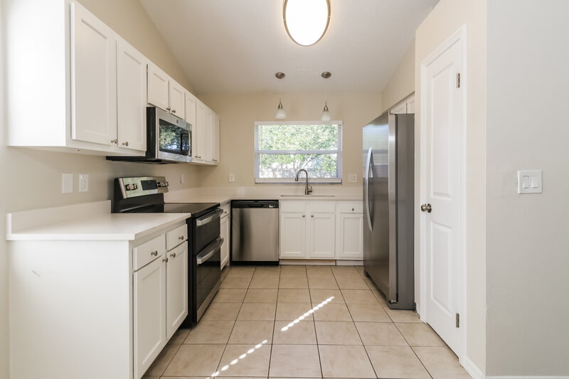 2,235/Mo, 1803 Kettler Dr Lutz, FL 33559 Kitchen View