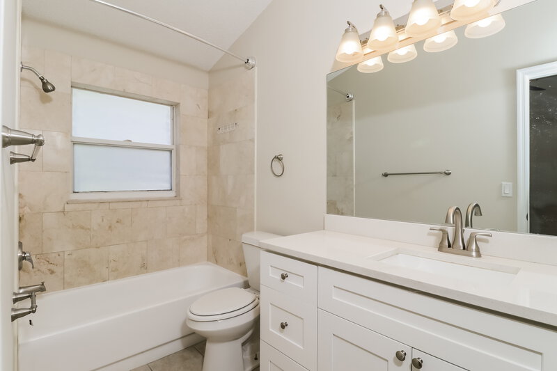 2,235/Mo, 1803 Kettler Dr Lutz, FL 33559 Main Bathroom View
