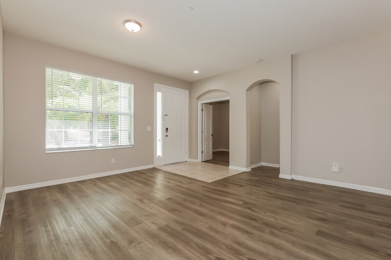 2,990/Mo, 1610 White Dove Ct Brandon, FL 33510 Living Room View 3