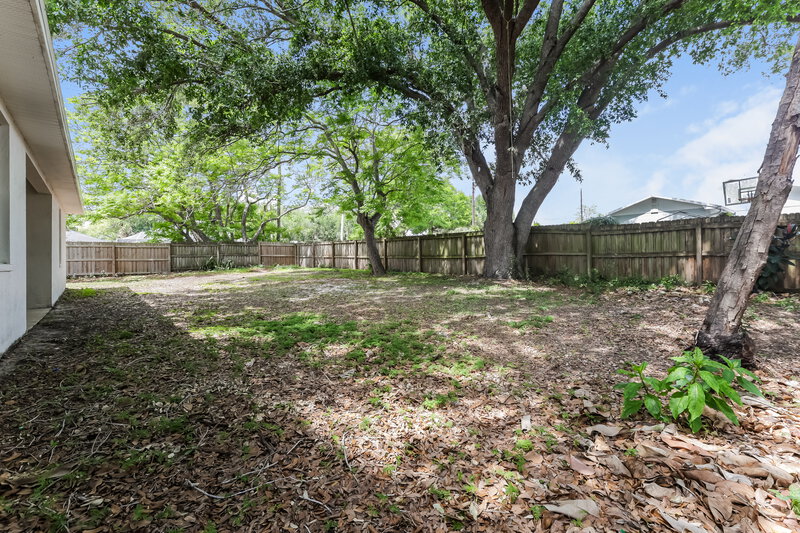 2,990/Mo, 1610 White Dove Ct Brandon, FL 33510 Backyard View