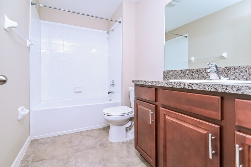 2,295/Mo, 10009 Rose Petal Pl Riverview, FL 33578 Bathroom View