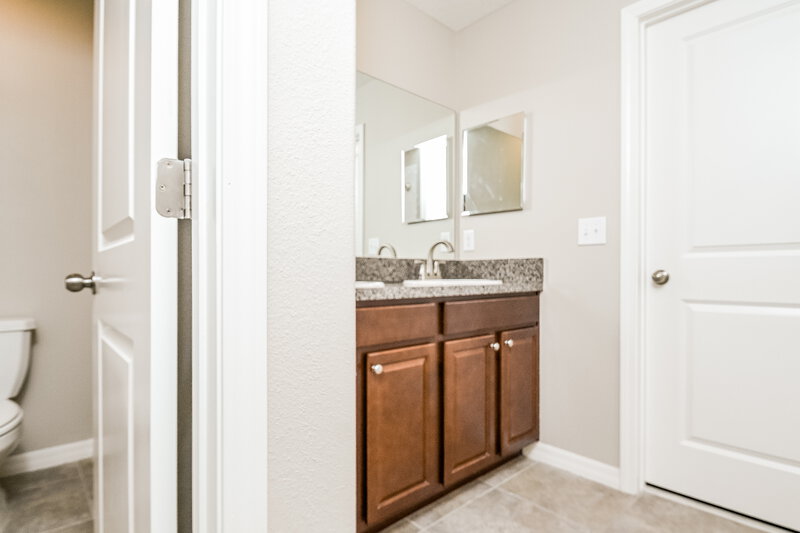 2,480/Mo, 7205 Ozello Trail Ave Sun City Center, FL 33573 Main Bathroom View