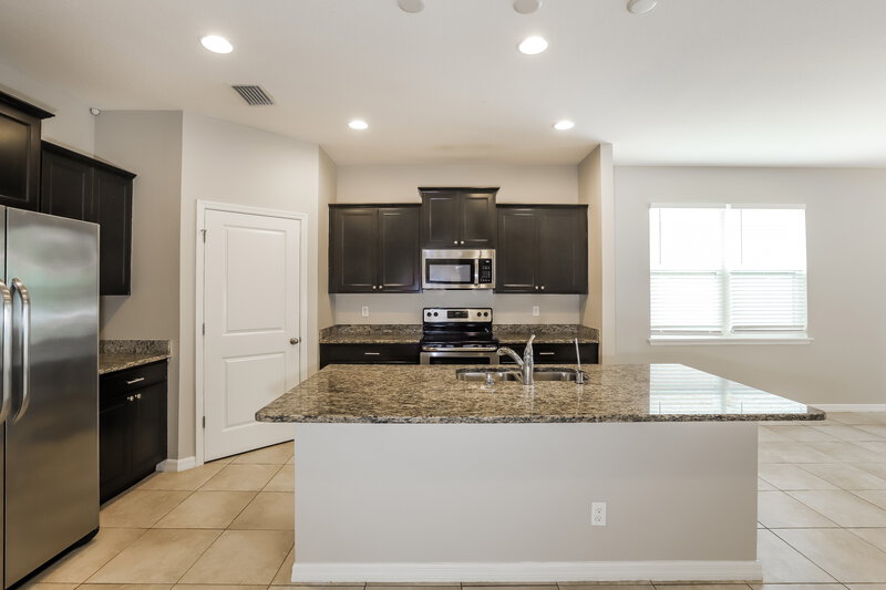 2,885/Mo, 10616 Scenic Hollow Dr Riverview, FL 33578 Kitchen View 2
