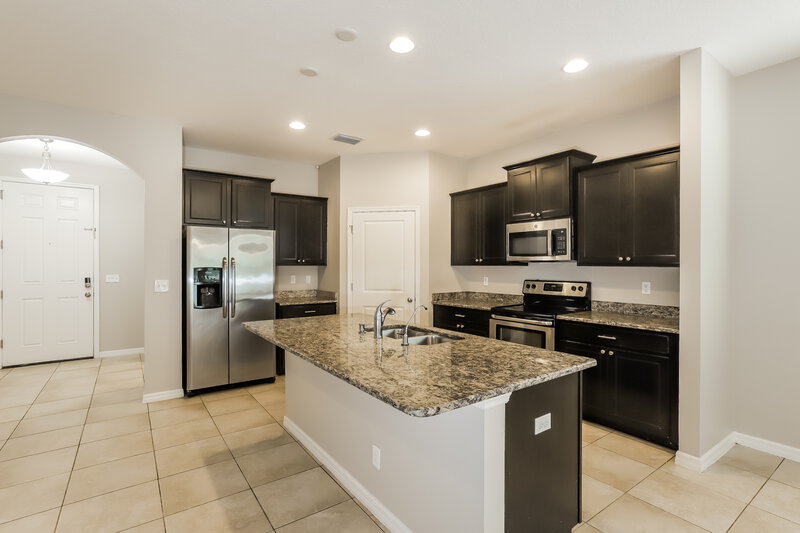 2,885/Mo, 10616 Scenic Hollow Dr Riverview, FL 33578 Kitchen View 3
