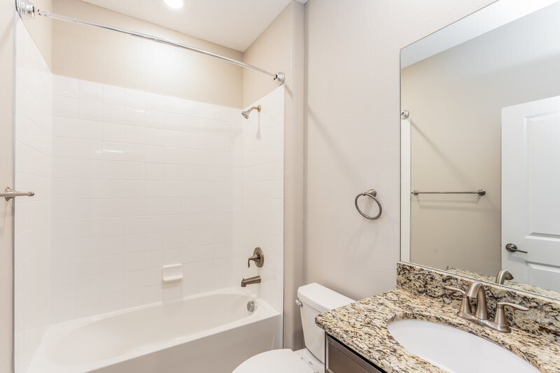 2,435/Mo, 11815 Sunburst Marble Rd Riverview, FL 33579 Bathroom View