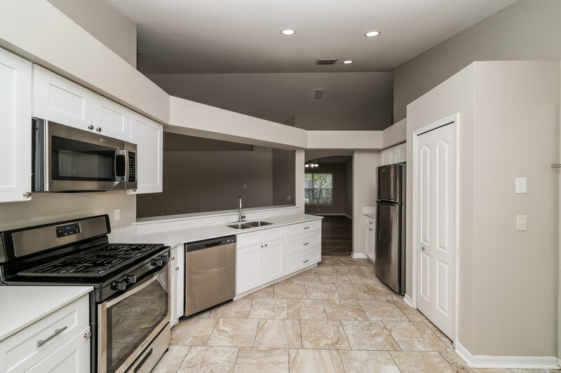 2,955/Mo, 8642 Manassas Rd Tampa, FL 33635 Kitchen View