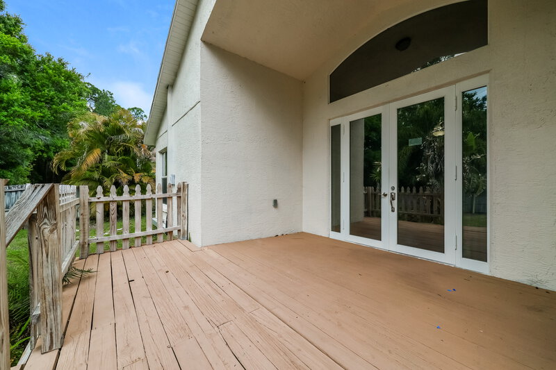 2,955/Mo, 8642 Manassas Rd Tampa, FL 33635 Deck View