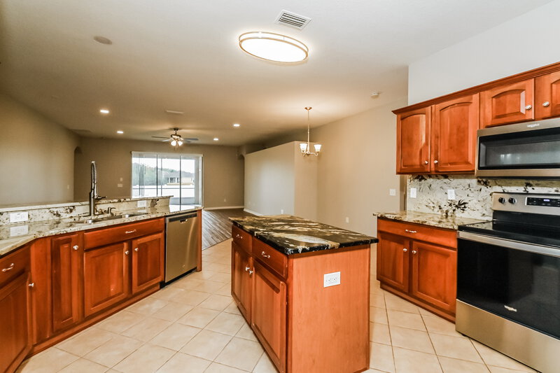 2,695/Mo, 10415 Meadow Spring Dr Tampa, FL 33647 Kitchen View 2