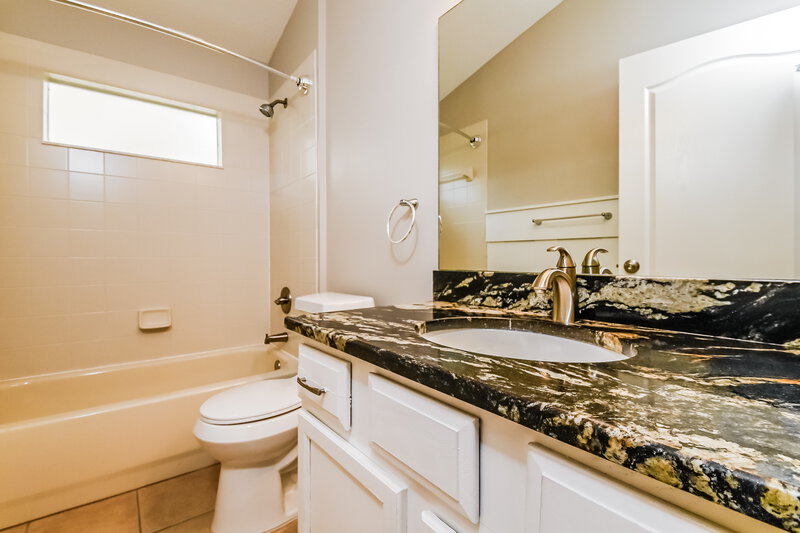 2,695/Mo, 10415 Meadow Spring Dr Tampa, FL 33647 Bathroom View