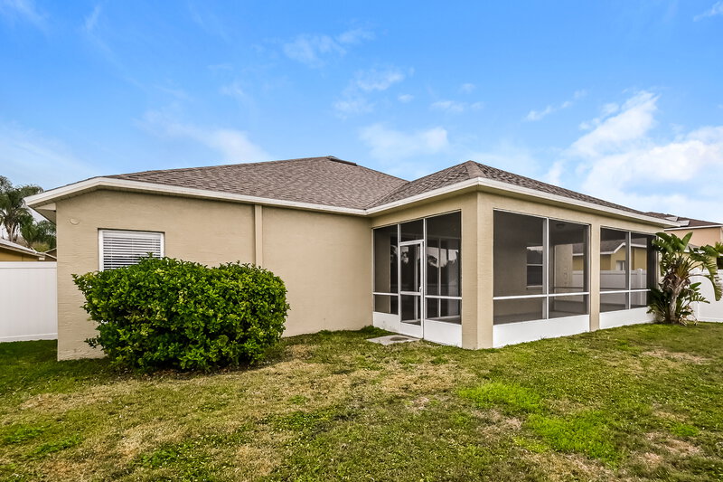 2,695/Mo, 10415 Meadow Spring Dr Tampa, FL 33647 Rear View