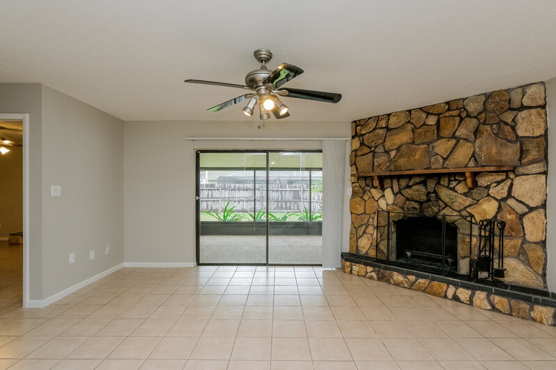 2,645/Mo, 15706 Country Lake Dr Tampa, FL 33624 Living Room View 2